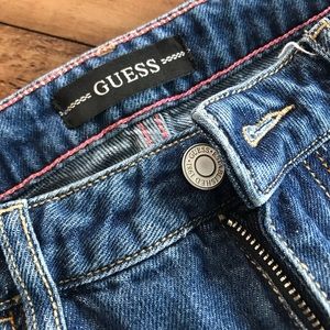 High-waisted 100% cotton Guess blue jeans